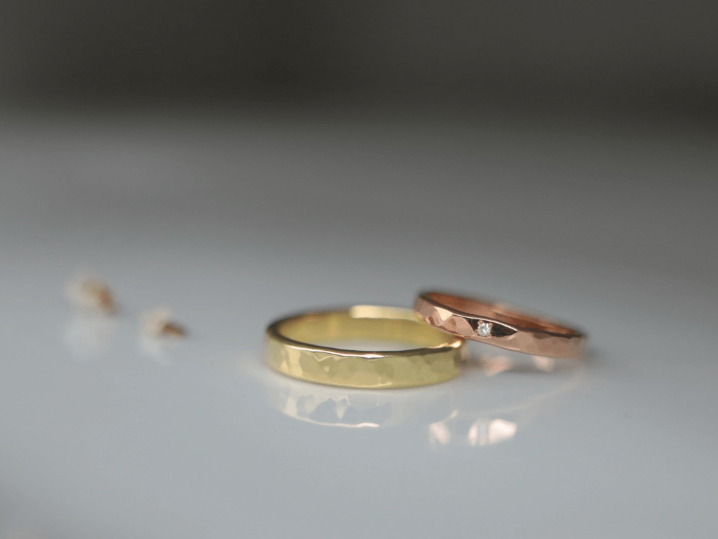 Fede nuziale realizzata a mano in oro lime K18 e oro rosa