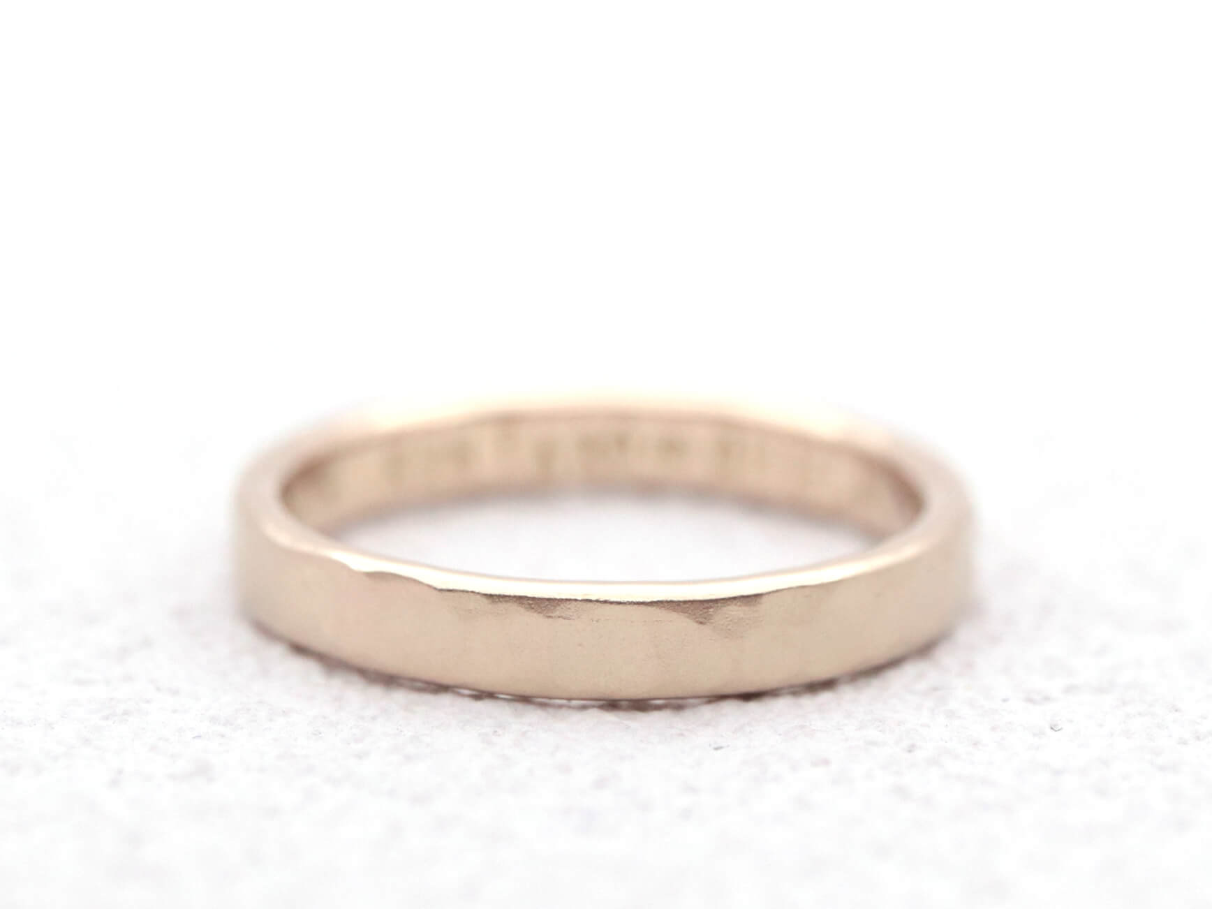 きらきらしすぎない 落ち着いたシャンパンゴールドの結婚指輪 手作り制作事例