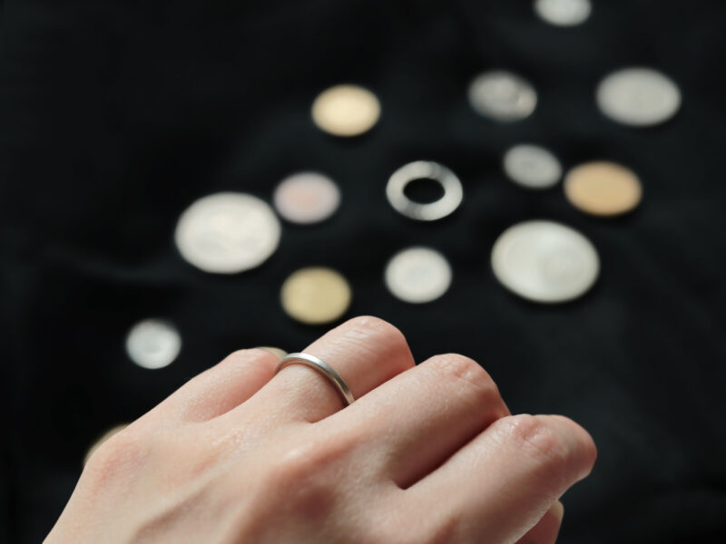 How to make a wedding ring for around 60,000 yen? Explaining the key to finding inexpensive wedding rings and how handmade wedding rings can also be made inexpensively.