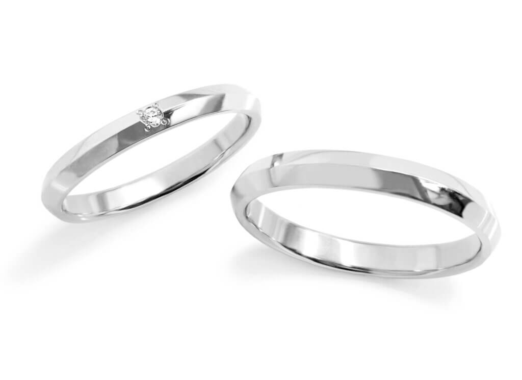 Beautiful mountain-like wedding rings