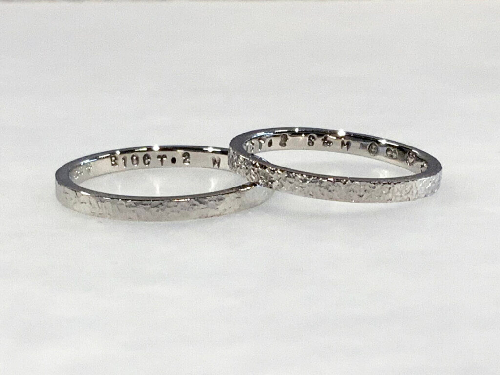 Frost and snowflake wedding band