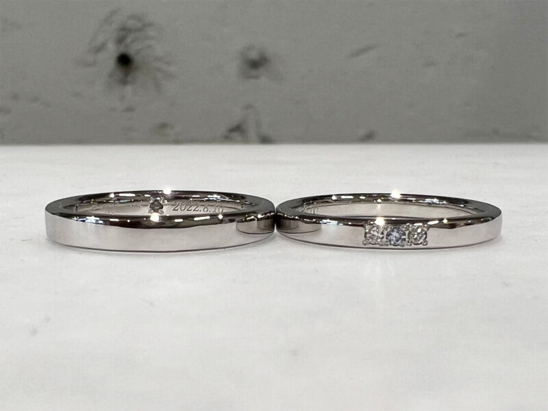 Handmade wedding band in platinum with three diamonds