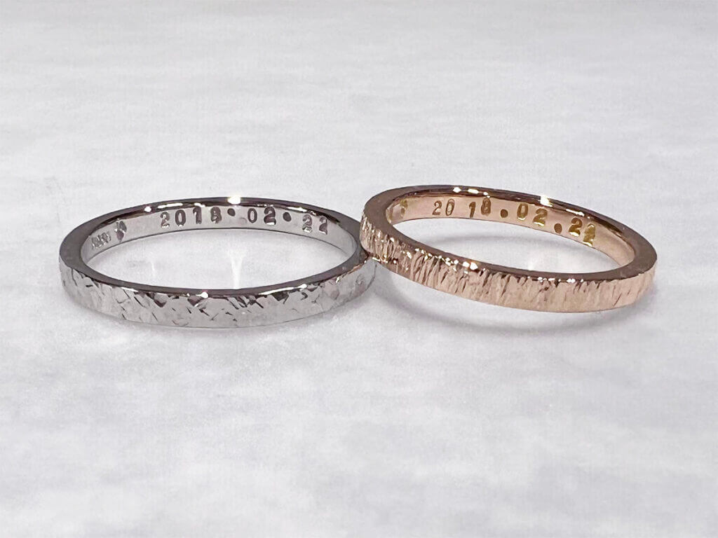 用你喜欢的材料和你喜欢的表面处理制作的结婚戒指。