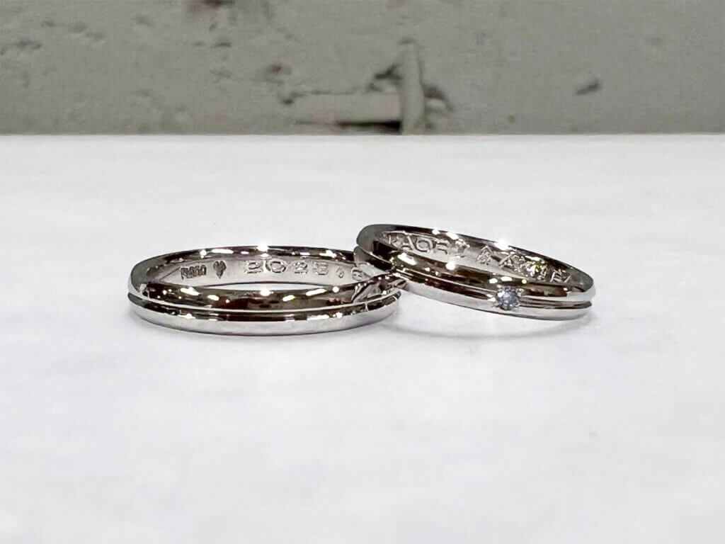 旋盤加工（ライン）のプラチナ手作り結婚指輪