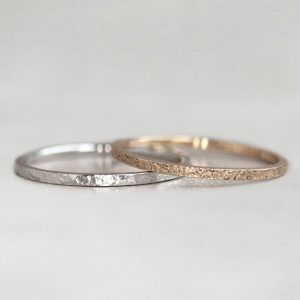 겹겹이 쌓인 서리와 눈송이