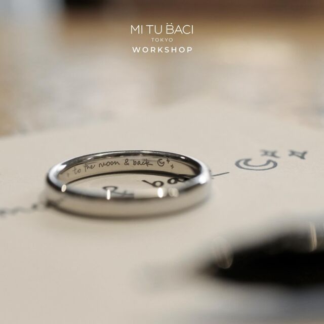 MITUBACIでは、ご自身による手書きの文字をレーザー刻印することができます。
にじみの無い黒色のペンで書いた文字を写真にとって、事前にお送りいただければ当日までにデータをご用意いたします。
当日に書いていただくのもOKです。その場合であってもデータ作成する時間をお待ちいただければ当日お持ち帰り可能です。  At MITUBACI, you can laser engrave your handwriting on your rings too! Simply write your engraving content on a piece of paper using a black pen, take a clear picture and send it to us before your visit!
Please note that engraving data given to us on the same day of your visit will take some time to be processed.  #mitubaci #ミツバチ工房 #手作りワークショップ #手作り体験 #ワークショップ東京 #指輪作り #記念日プレゼント #ものづくり #指輪工房 #三軒茶屋 #tokyoworkshop #ringmaking #sangenjaya #手作り指輪 #手作り指輪工房  #シルバーアクセサリー #シルバーリング #手書き刻印#マリッジリング